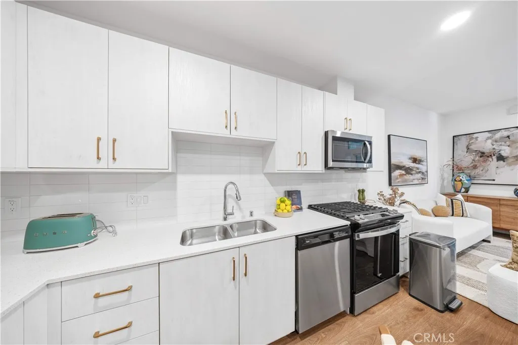 Additional image 9 of 709 E Walnut Street Unit 222, Pasadena, CA 91101