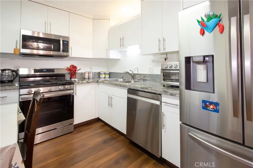 Additional image 36 of 9551 Via Ricardo, Burbank, CA 91504