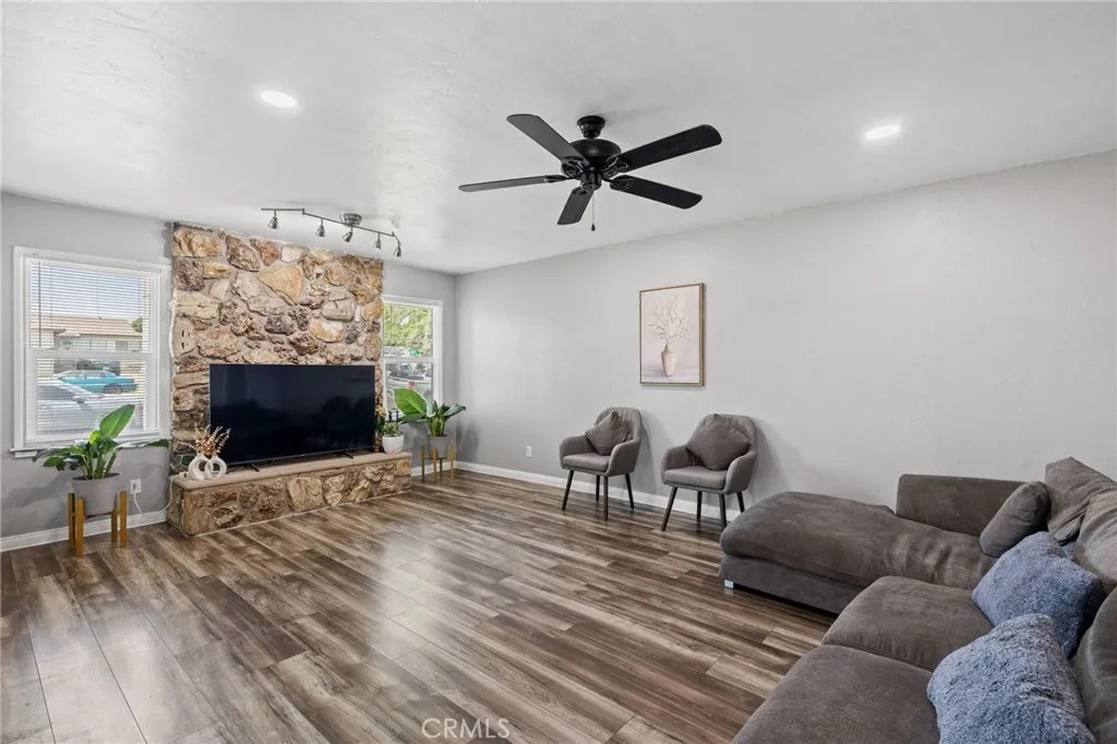 Additional image 2 of 321 Circle Drive, Bakersfield, CA 93308