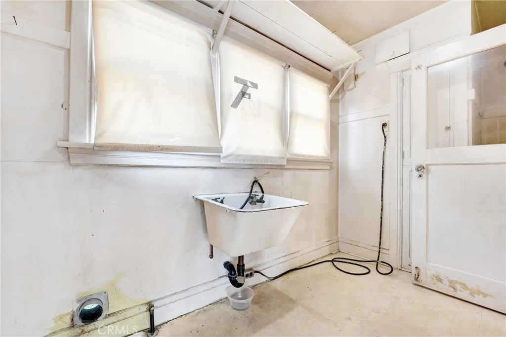 Additional image 24 of 4239 South Raymond Avenue, Los Angeles, CA 90037