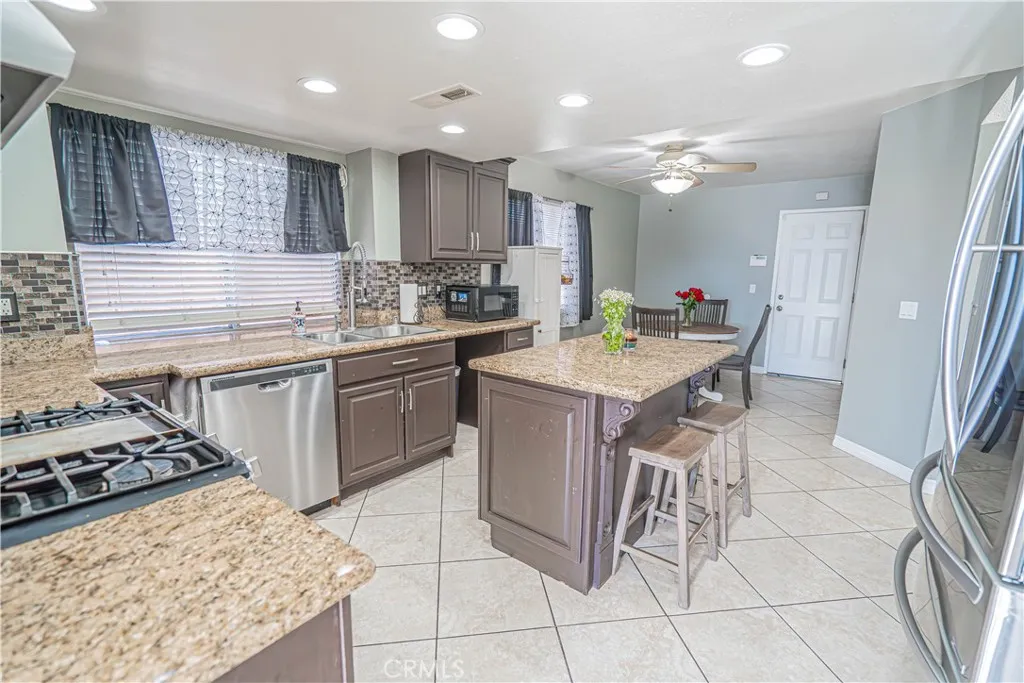 Additional image 12 of 28076 Wildwind Drive, Canyon Country, CA 91351