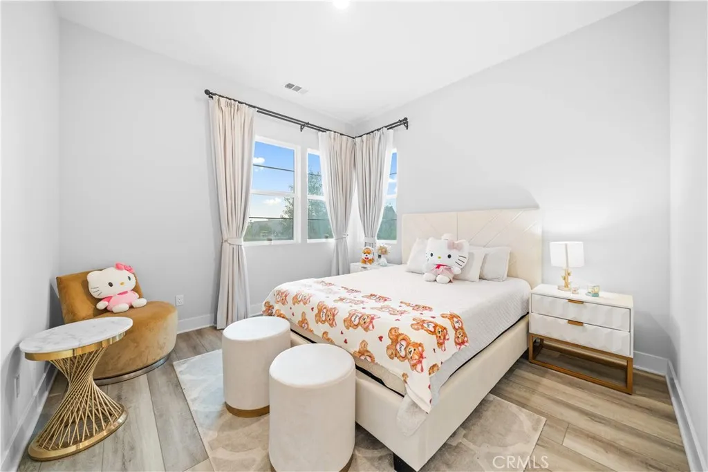 Additional image 68 of 119 Glance, Irvine, CA 92618