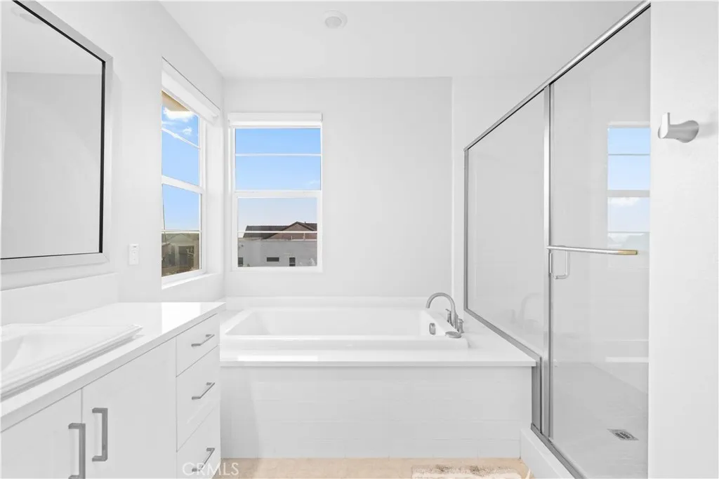 Additional image 32 of 119 Glance, Irvine, CA 92618