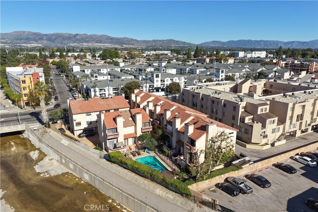 Property image for 21054 Parthenia Unit 11, Canoga Park, CA 91304