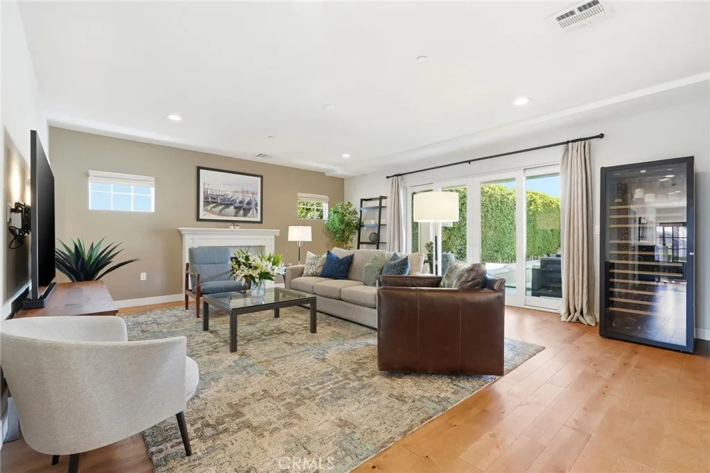 Additional image 76 of 2311 W Clark Avenue, Burbank, CA 91506