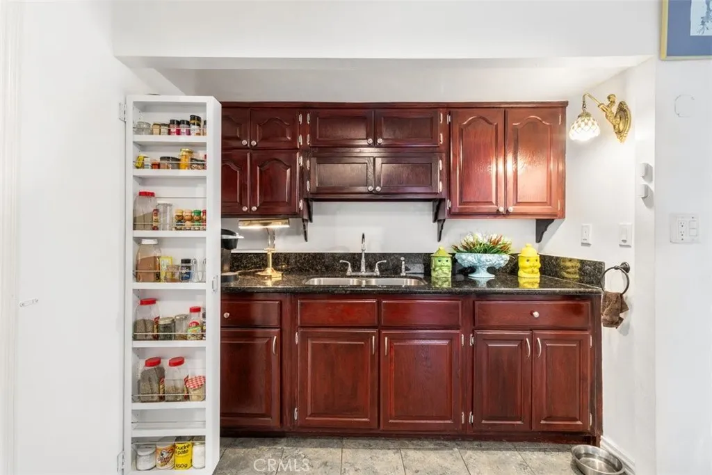 Additional image 16 of 657 W 66th St, Los Angeles, CA 90044