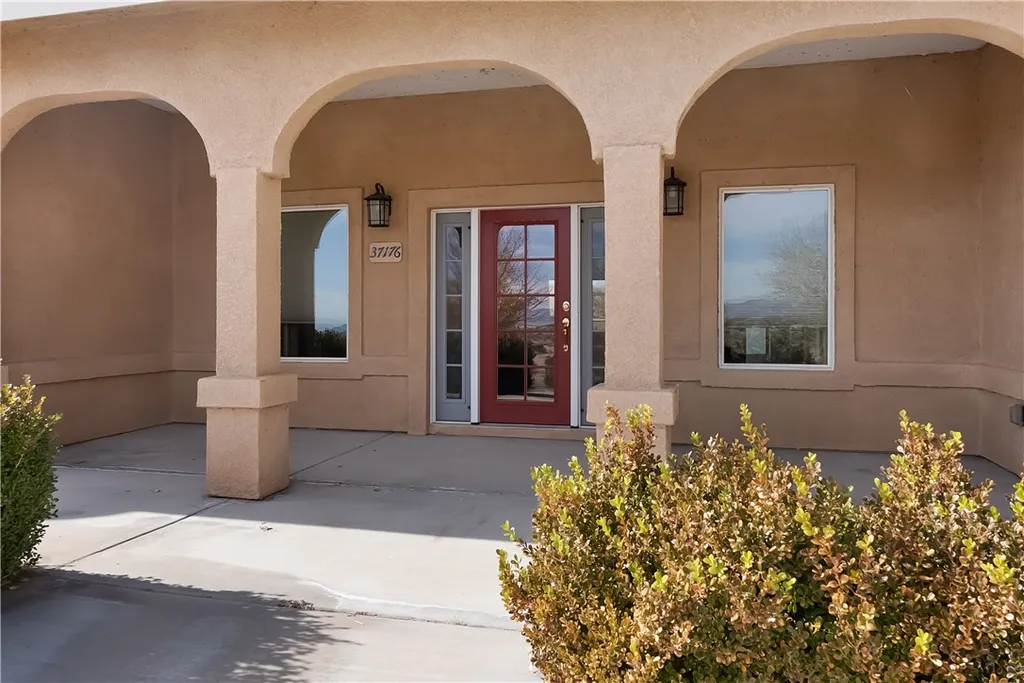 Additional image 3 of 37176 Rozanne Dr, Newberry Springs, CA 92365