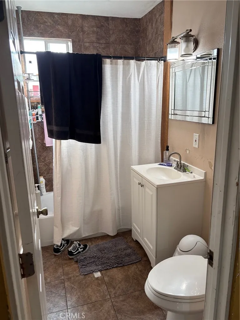 Additional image 40 of 2911 Baltic Ave, Long Beach, CA 90810