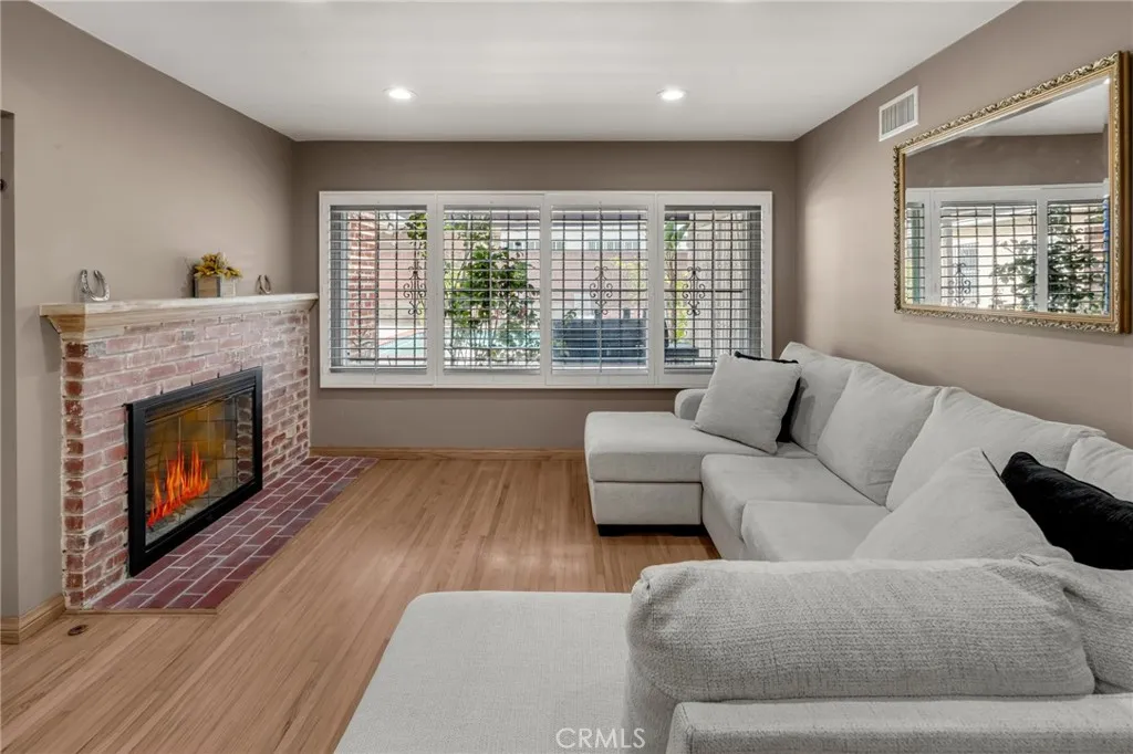 Additional image 7 of 10624 S 6th Ave, Inglewood, CA 90303