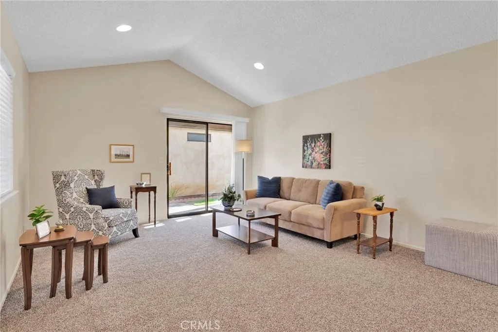 Additional image 6 of 19265 Pine Way, Apple Valley, CA 92308