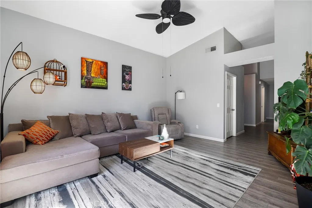 Additional image 10 of 42302 58th St W, Lancaster, CA 93536