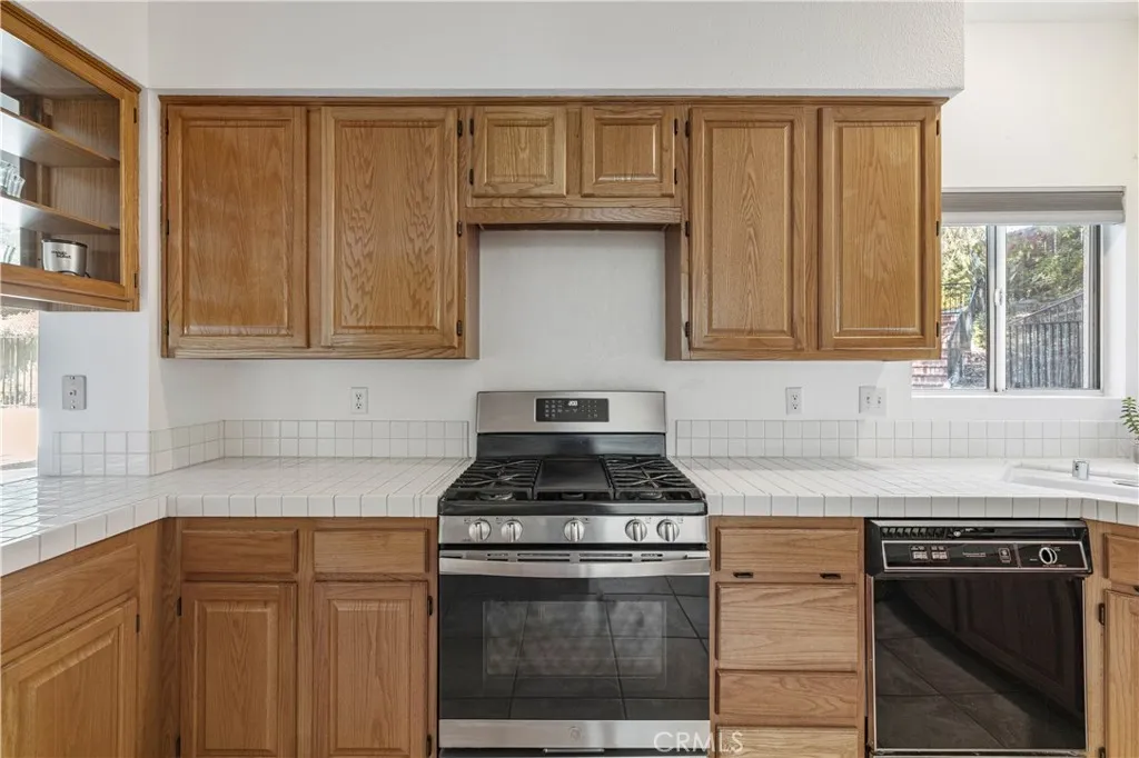 Additional image 54 of 30041 Sunridge Pl, Canyon Country, CA 91387