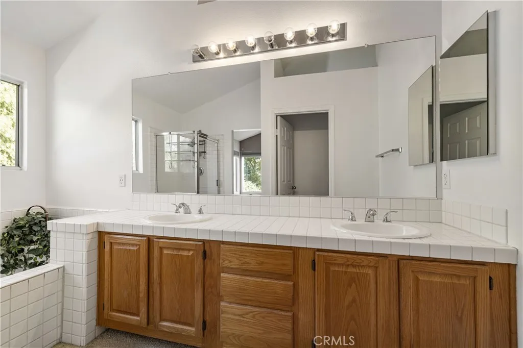 Additional image 71 of 30041 Sunridge Pl, Canyon Country, CA 91387