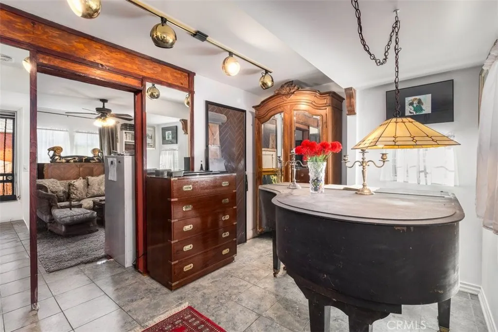 Additional image 10 of 657 W 66th St, Los Angeles, CA 90044