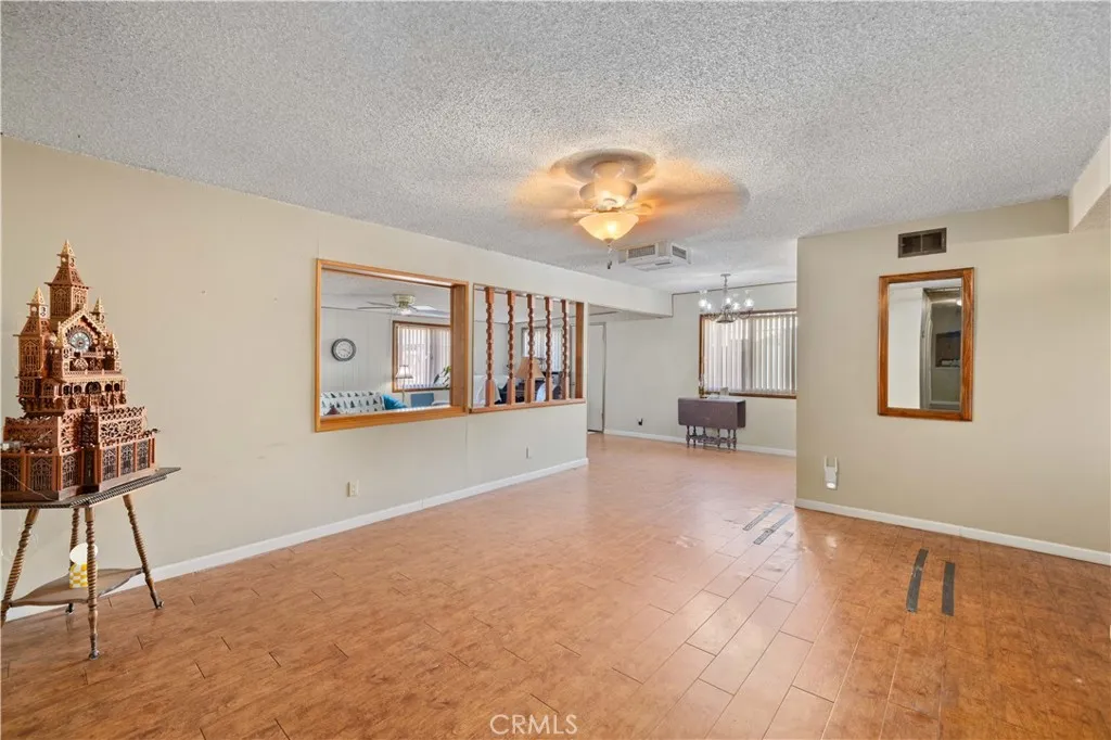 Additional image 6 of 45461 3rd St E, Lancaster, CA 93535