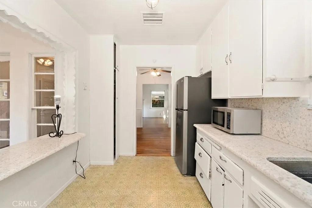 Additional image 50 of 14248 Friar St, Van Nuys, CA 91401