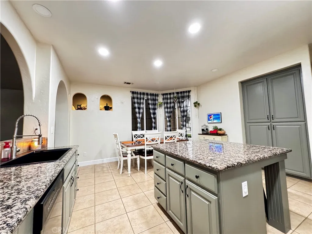 Additional image 89 of 2945 W Vine Ave, Visalia, CA 93291