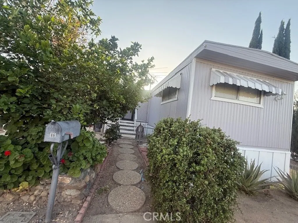 Additional image 3 of 995 Pomona Rd Unit 88, Corona, CA 92882