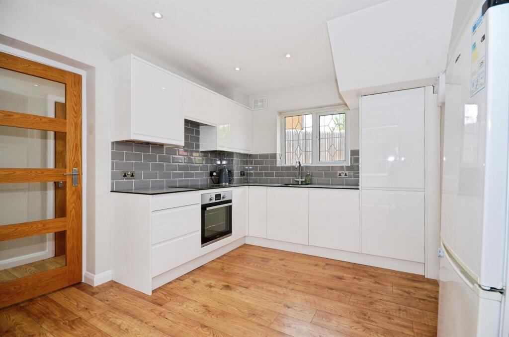 Additional image 2 of Fulmore Close, Harpenden