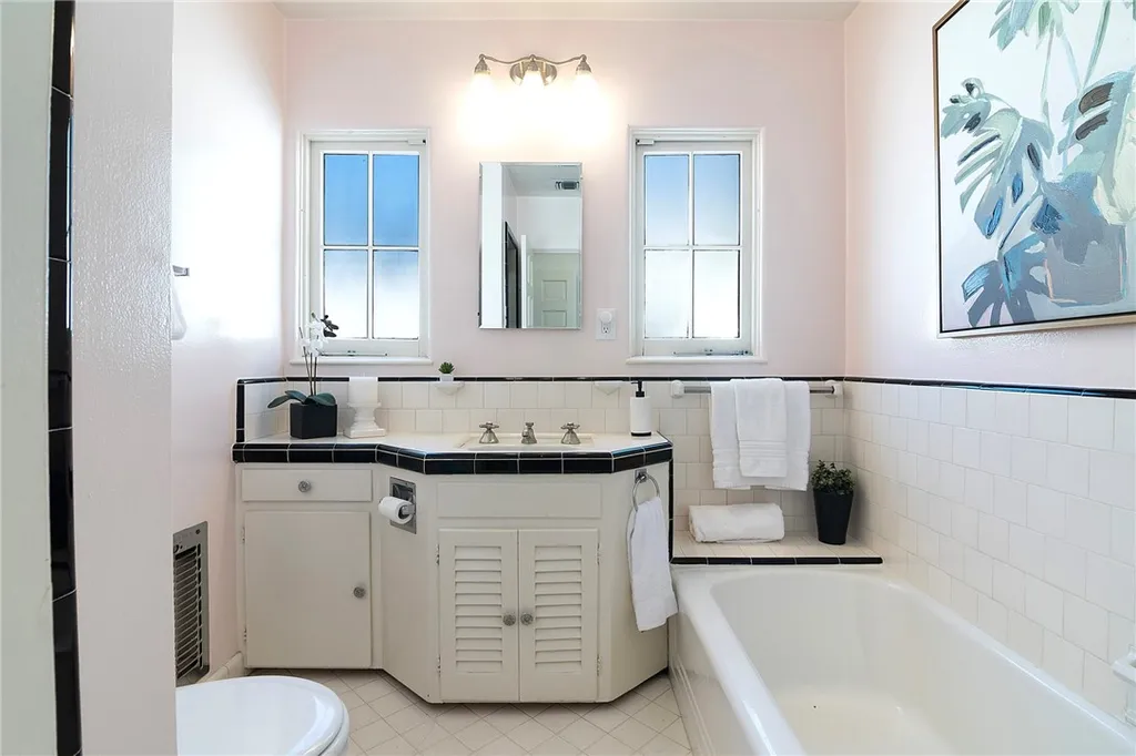 Additional image 25 of 1324 W Morningside Dr, Burbank, CA 91506