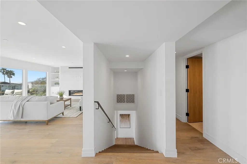 Additional image 70 of 723 Balboa Avenue, Laguna Beach, CA 92651