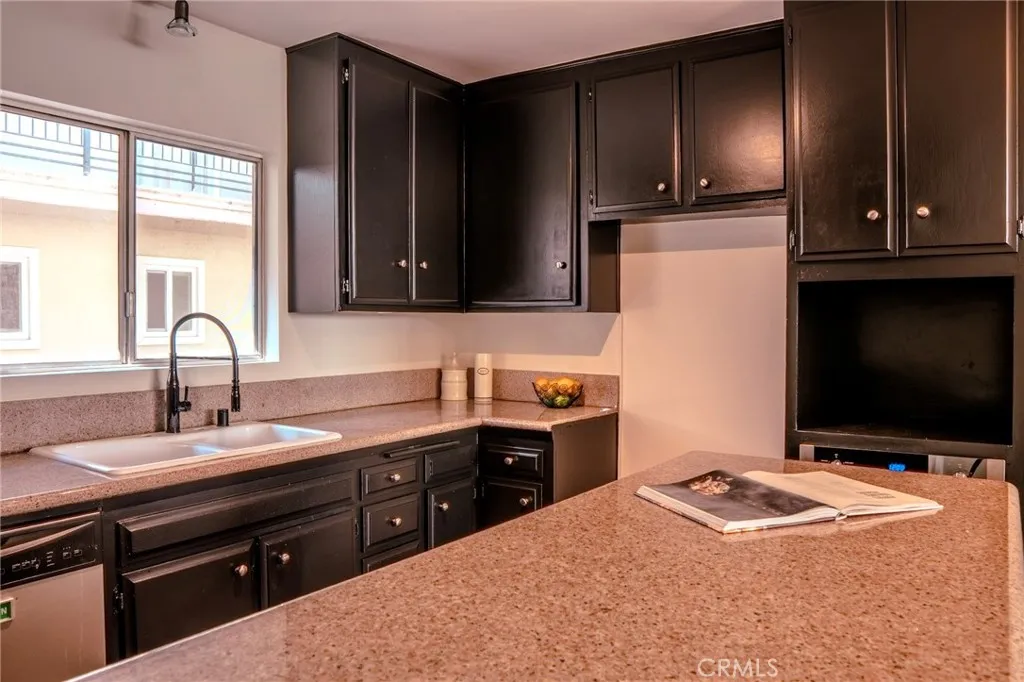 Additional image 32 of 14144 Burbank Boulevard Unit 2, Sherman Oaks, CA 91401