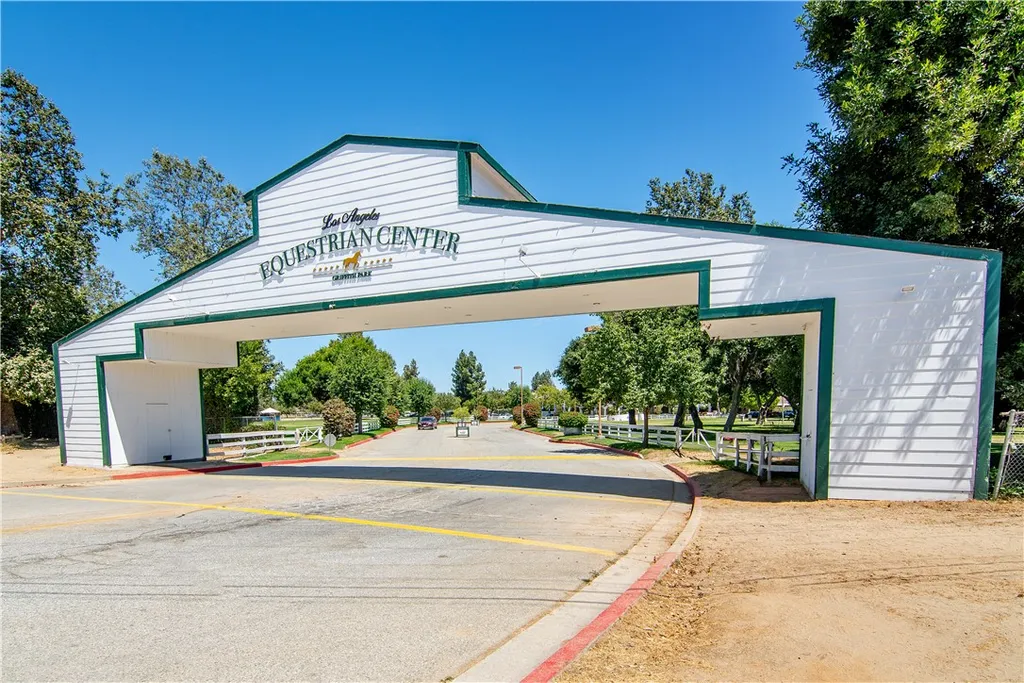 Additional image 39 of 1324 W Morningside Dr, Burbank, CA 91506