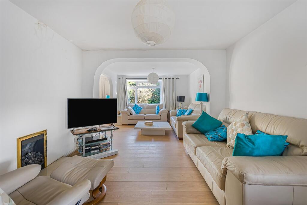 Additional image 4 of Warren Way, Welwyn