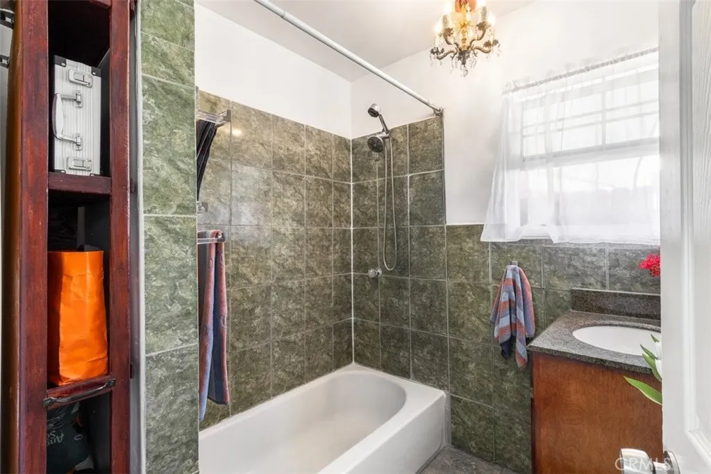 Additional image 46 of 657 W 66th St, Los Angeles, CA 90044