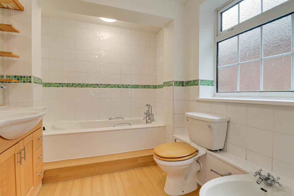 Additional image 19 of Tippendell Lane, Chiswell Green, St Albans, AL2