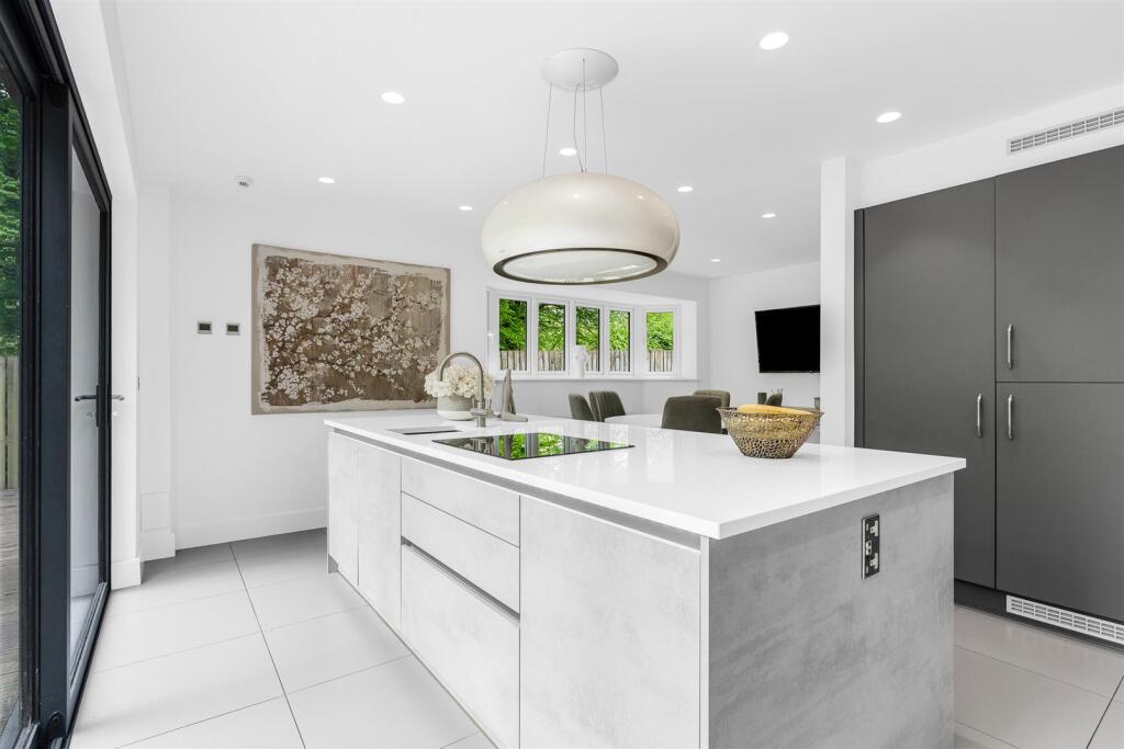 Additional image 7 of Bishops Road, Tewin, Welwyn