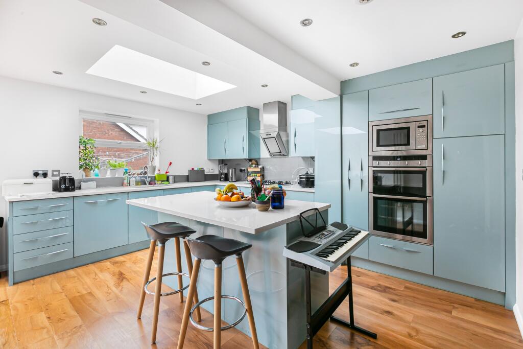 Additional image 2 of Longacres, St Albans, AL4