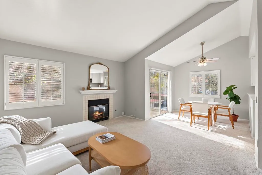 Additional image 8 of 11325 Avenida De Los Lobos Unit D, San Diego, CA 92127