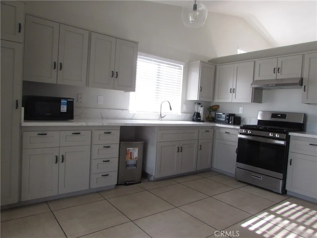 Additional image 91 of 11424 Dartmouth Court, Adelanto, CA 92301