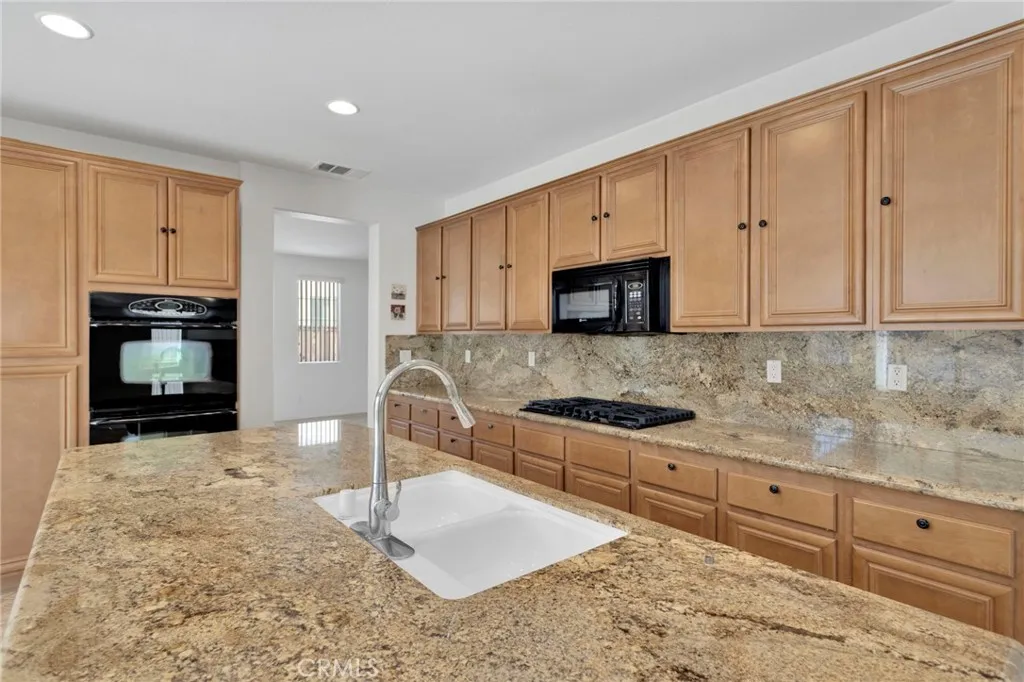 Additional image 69 of 12359 Oahu Street, Victorville, CA 92392