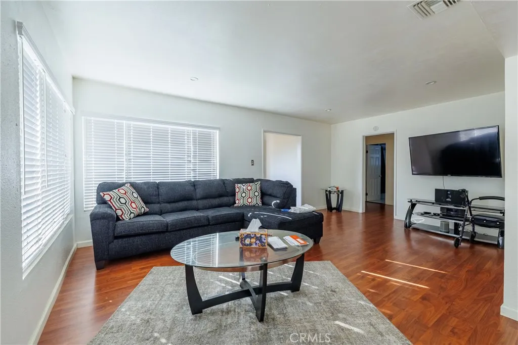 Additional image 7 of 3301 W 116th St, Inglewood, CA 90303