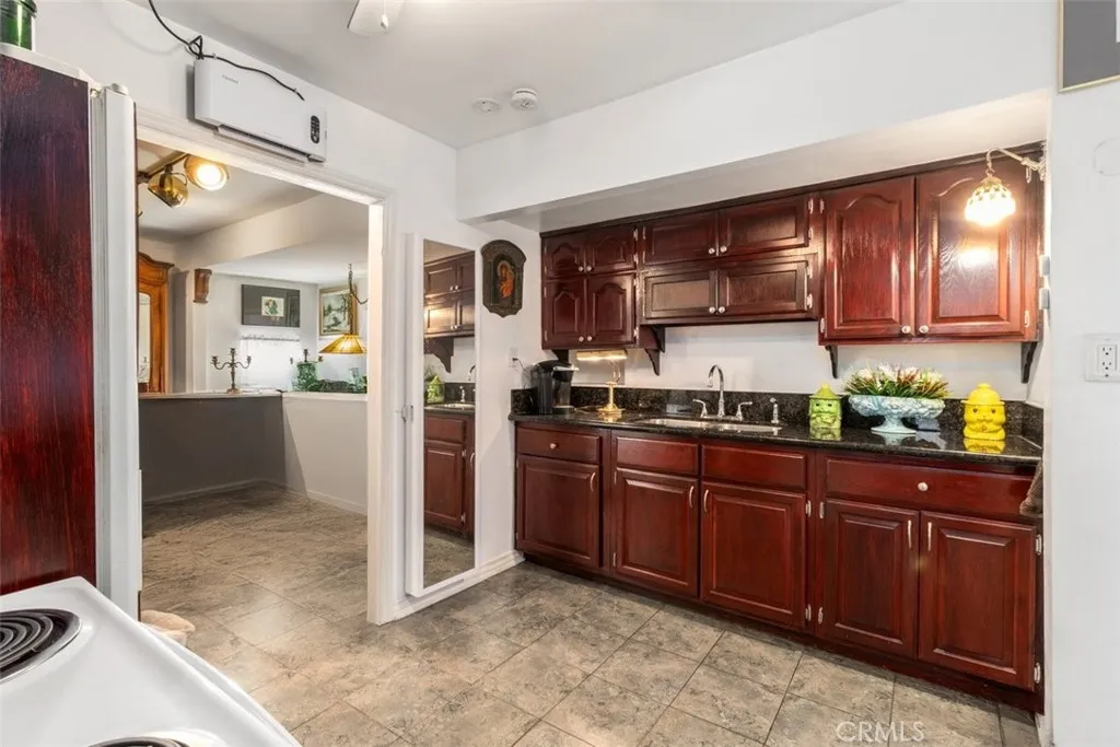 Additional image 4 of 657 W 66th St, Los Angeles, CA 90044