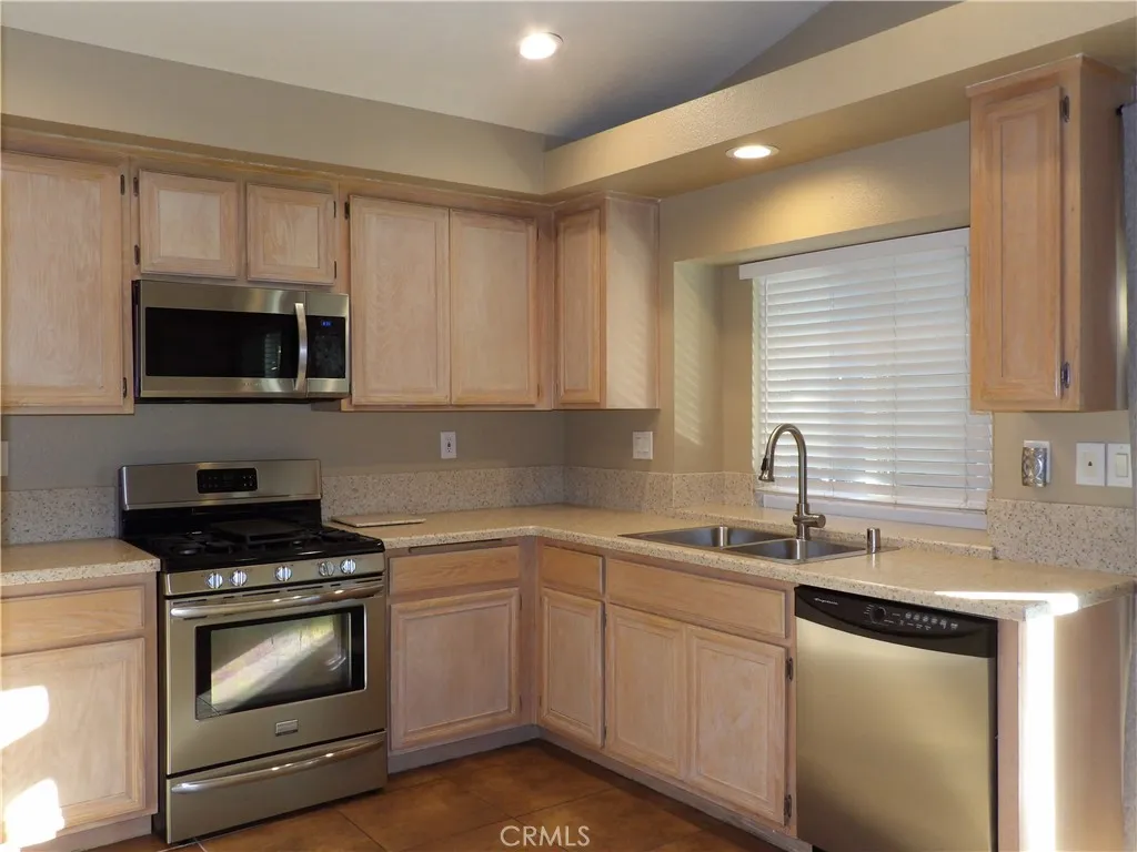 Additional image 11 of 46164 La Mesa Street, Indio, CA 92201