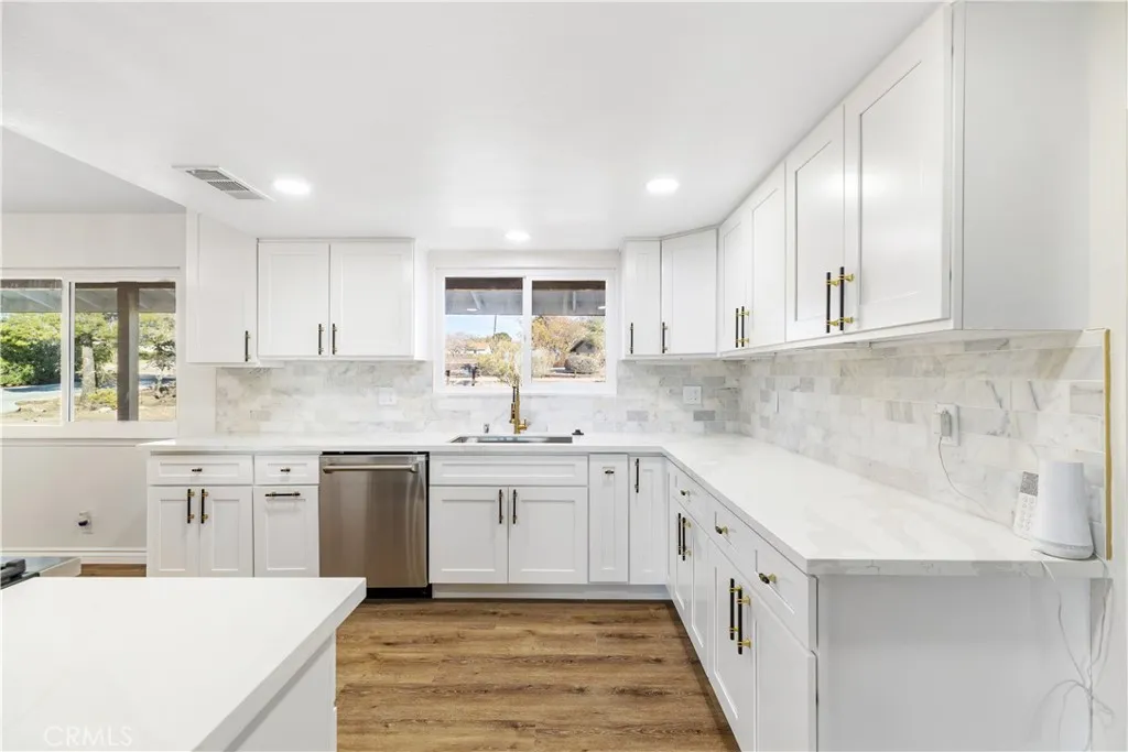 Additional image 7 of 19125 Hupa Rd, Apple Valley, CA 92307