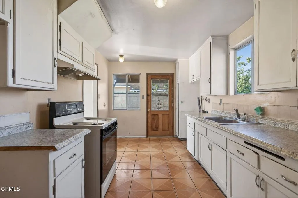 Additional image 4 of 236 E Poplar Street, Oxnard, CA 93033