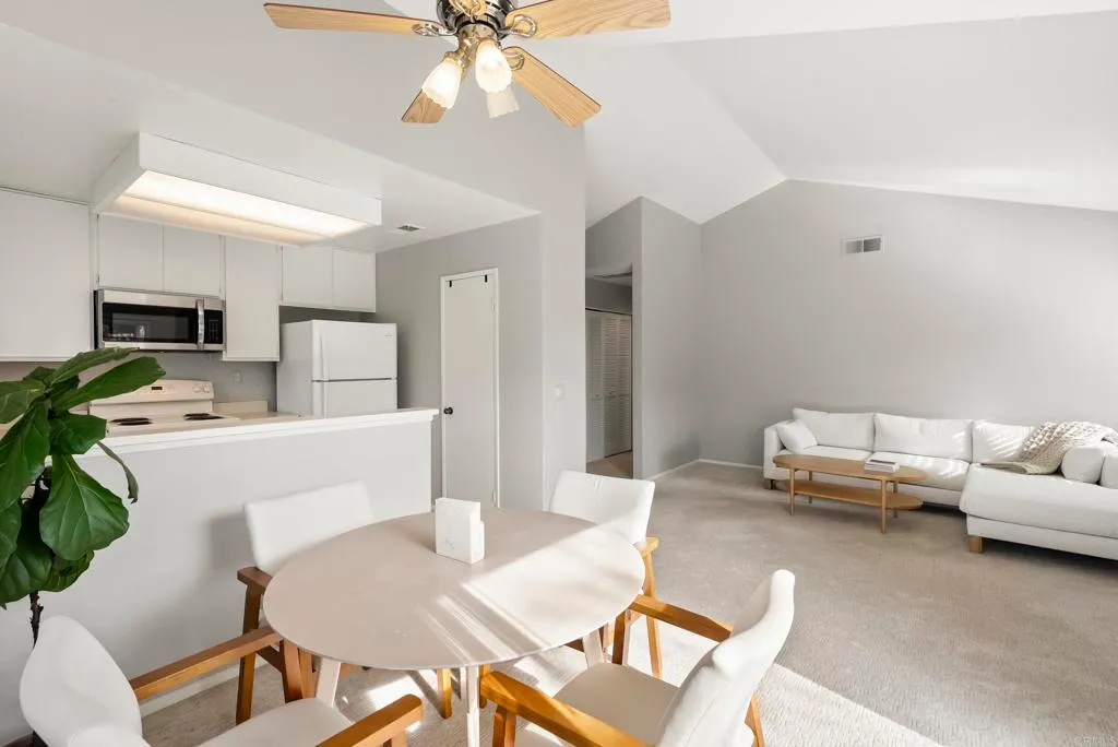 Additional image 13 of 11325 Avenida De Los Lobos Unit D, San Diego, CA 92127