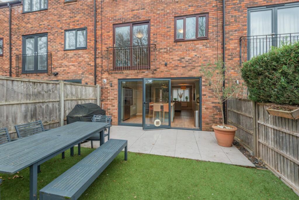 Additional image 21 of Harvesters, St. Albans, Hertfordshire