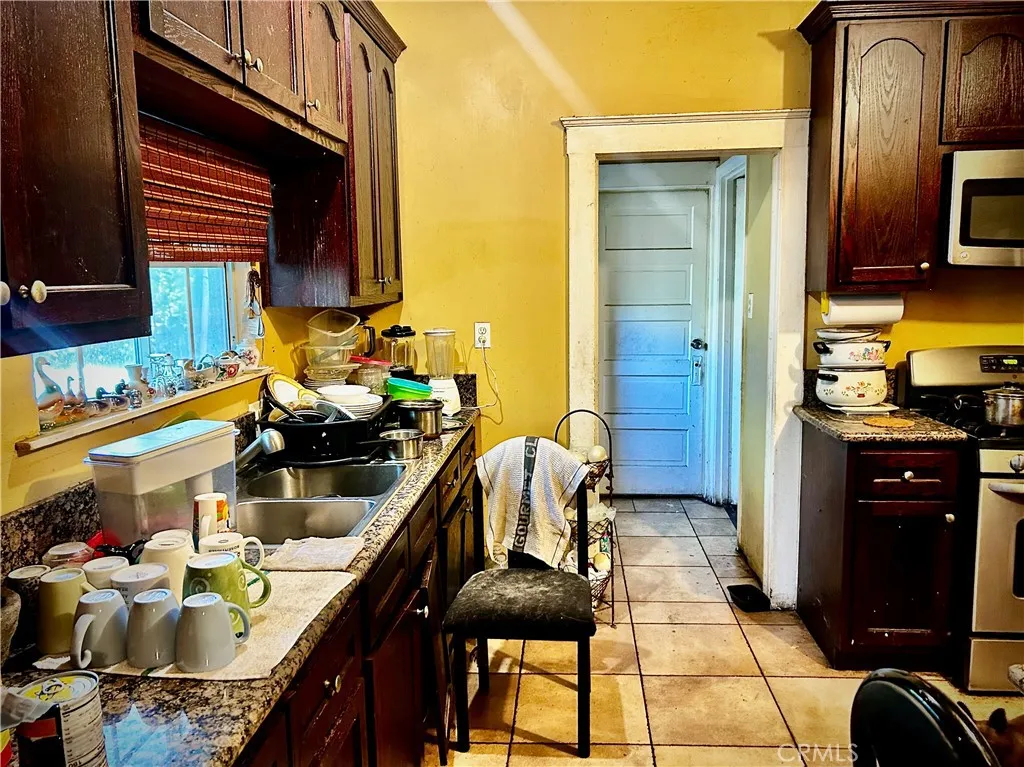 Additional image 14 of 1605 W 35th, Los Angeles, CA 90018
