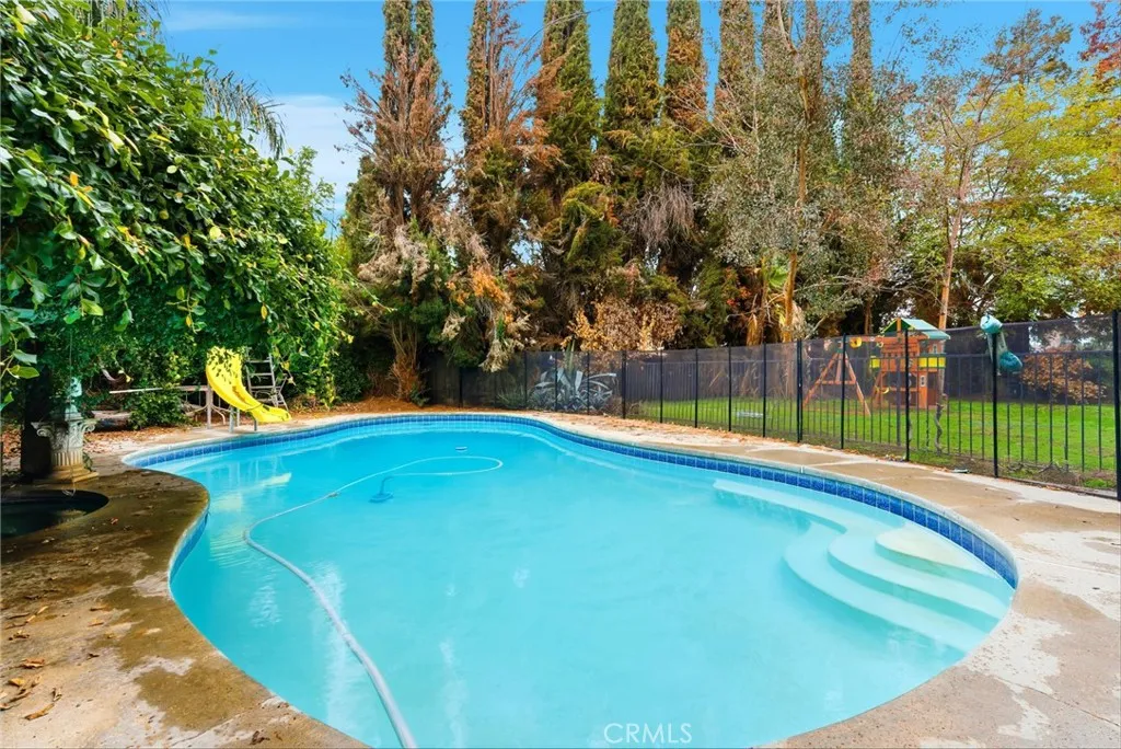 Additional image 36 of 2404 Prestwick Court, Bakersfield, CA 93309