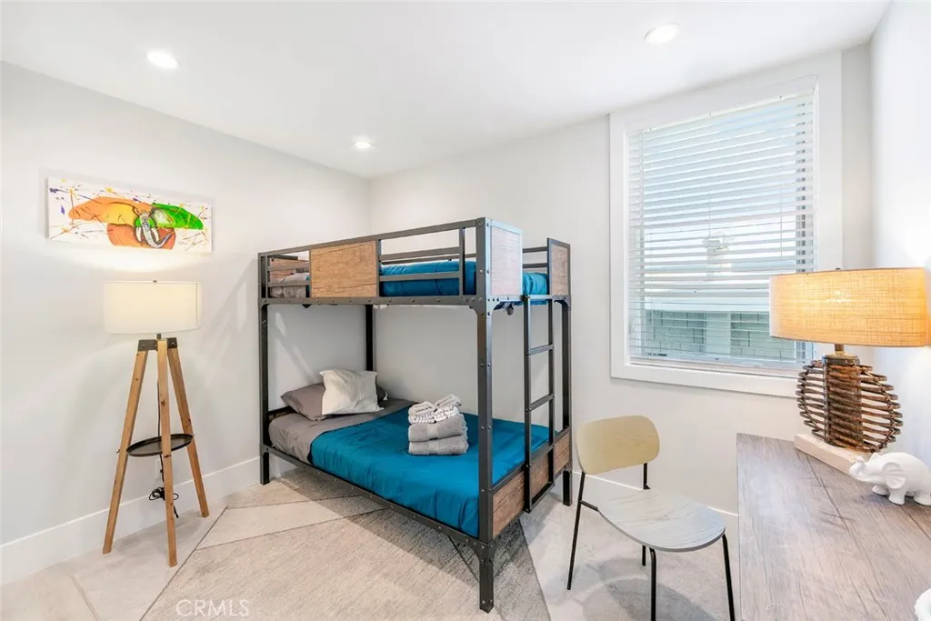 Additional image 120 of 417 E Bay Ave, Newport Beach, CA 92661