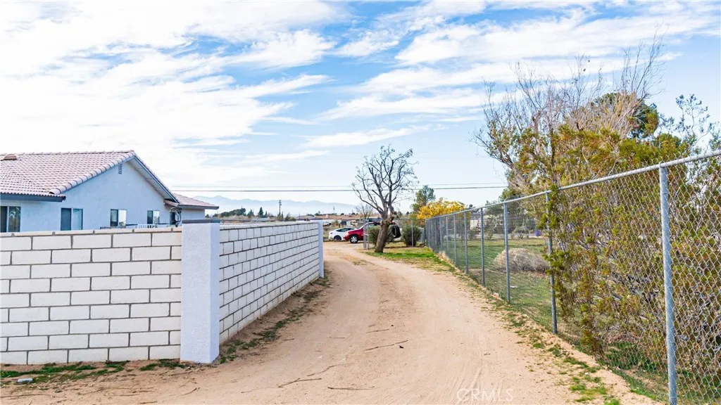 Additional image 89 of 9515 Juniper St, Apple Valley, CA 92308