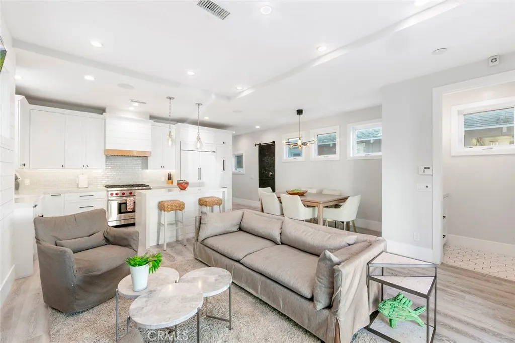 Additional image 139 of 417 E Bay Ave, Newport Beach, CA 92661