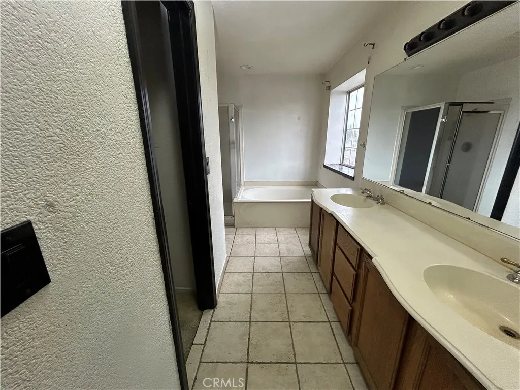 Additional image 8 of 1308 Saint Francis Dr, Los Banos, CA 93635