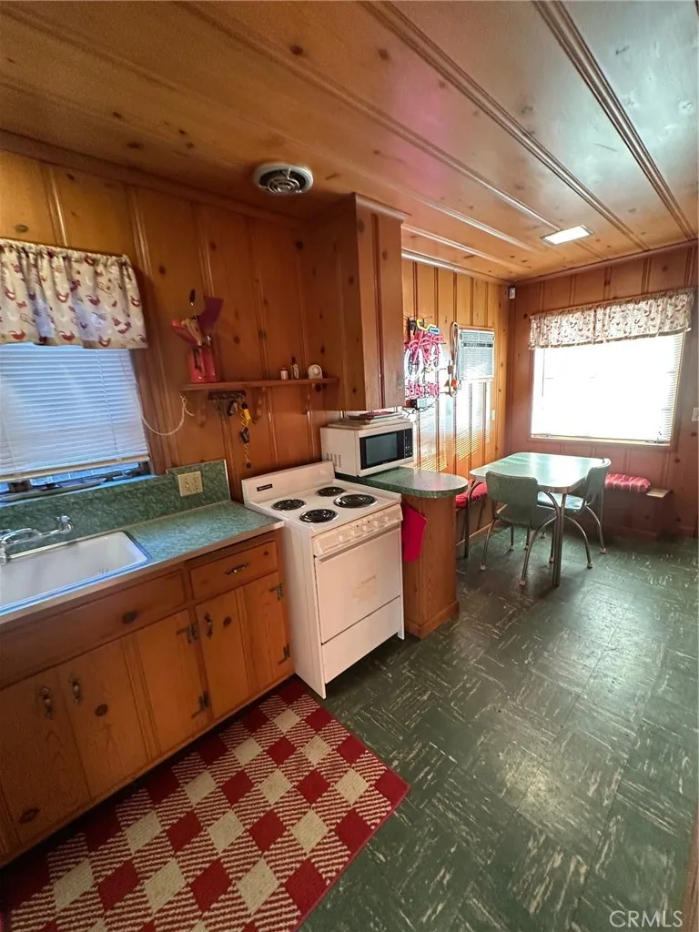 Additional image 62 of 13791 Lakeshore Dr, Clearlake, CA 95422