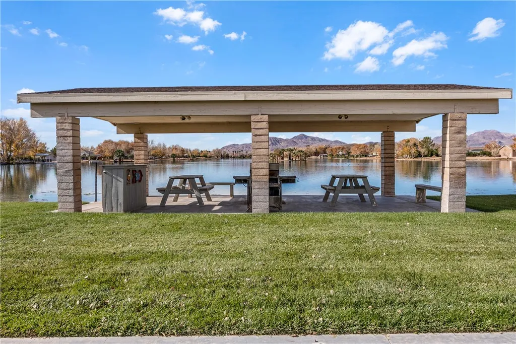 Additional image 5 of 37176 Rozanne Dr, Newberry Springs, CA 92365